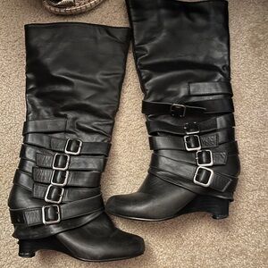 Stylish Gray Buckle Boots for Women